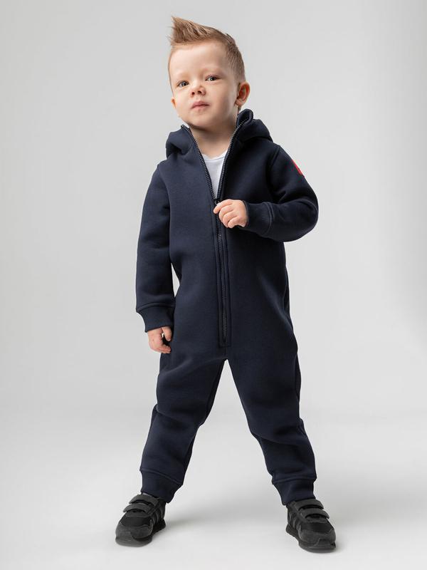 синий мальчик. школьная форма для мальчиков 1 класс синяя. костюм для мальчика синие штан. мальчик в синей одежде. детский костюм на мальчика roco.