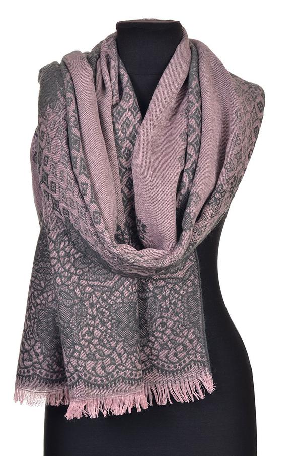 Шарф cashmere серо-розовый. Cashmere blend палантин. Палантин теплый. Шарф кашемир cashmere. Палантин кашемировый женский.