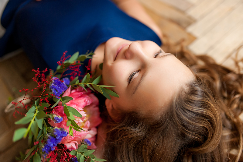 Разлука и встречи. Песня памяти девушке. Девушка со свечой. Песня памяти девушке. Вечная память вика.